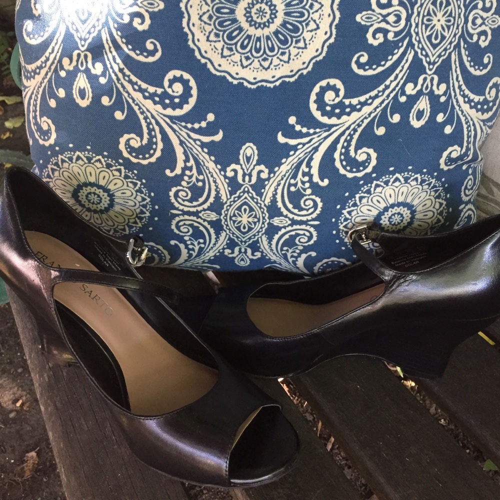 franco sarto wedges